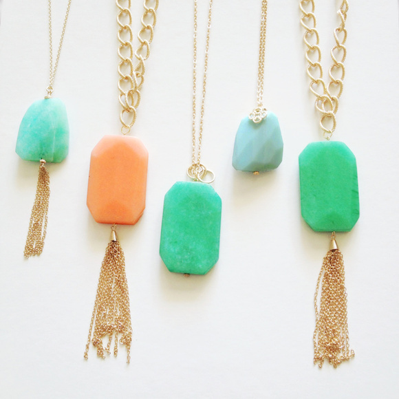 Chunky Tassel Necklace - Green — Everly and Ace - Picture 2 of 2